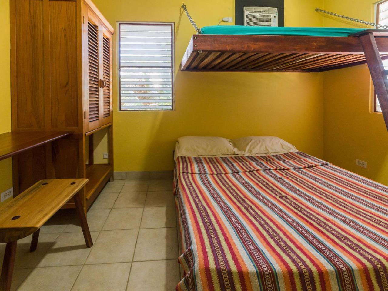 A Piece Of Ground Hostel Punta Gorda Exterior photo