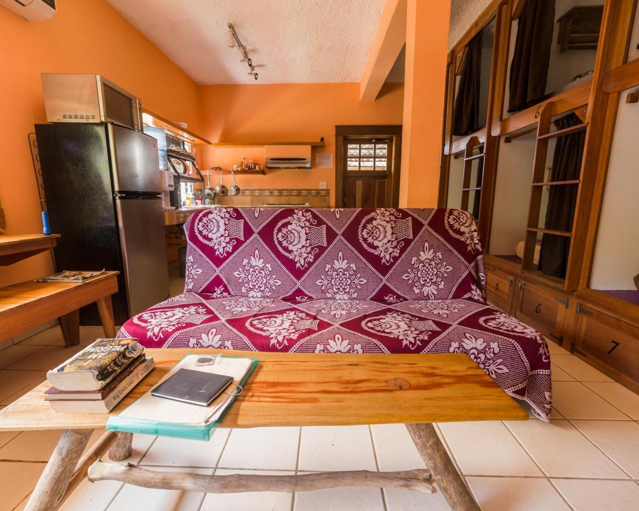 A Piece Of Ground Hostel Punta Gorda Exterior photo